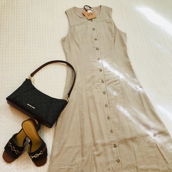 Elegant Beige maxi dress - Picture 2 of 3